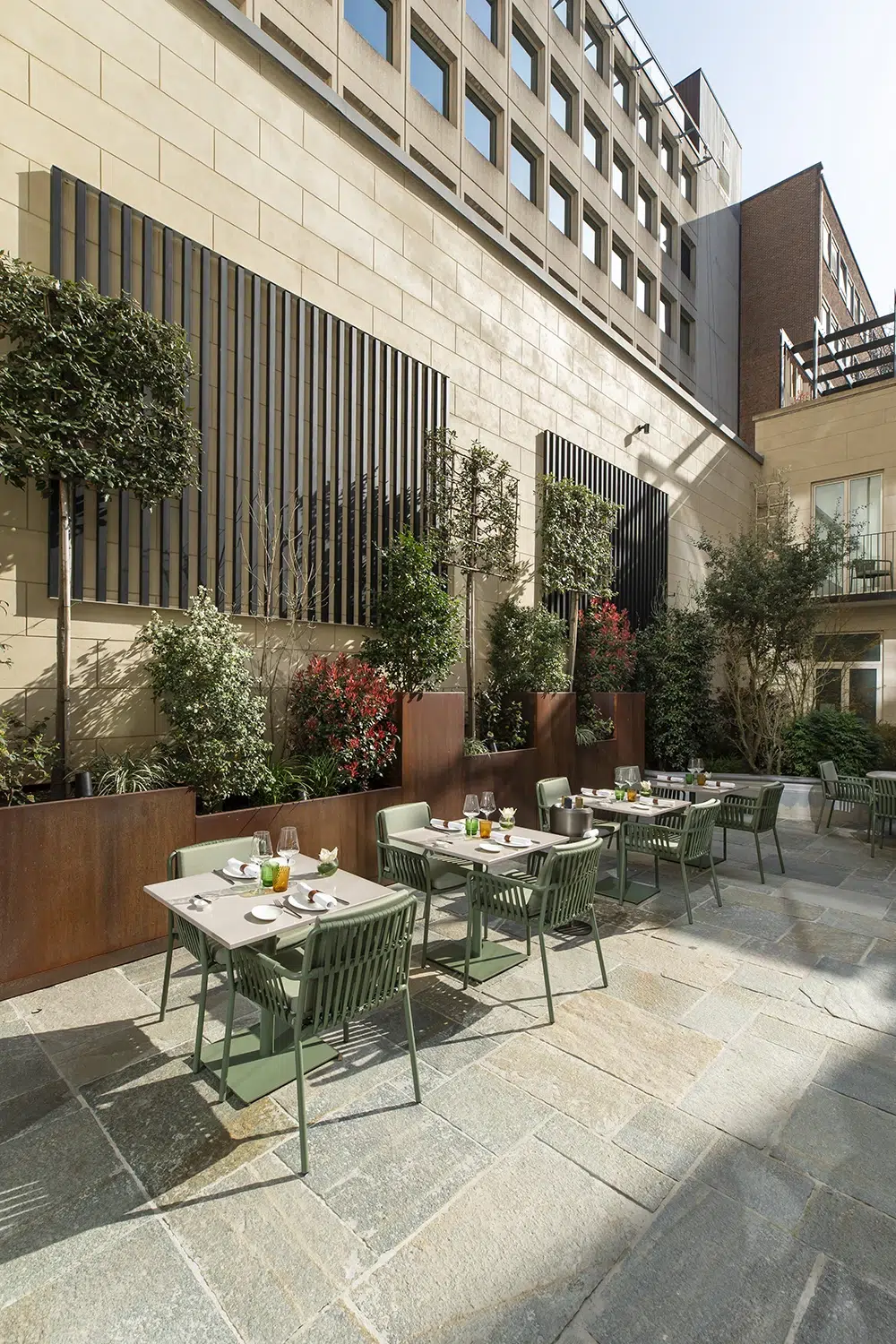 faubourg-21-restaurant-bistrot-bistra-noisette-terrasse-bruxelles