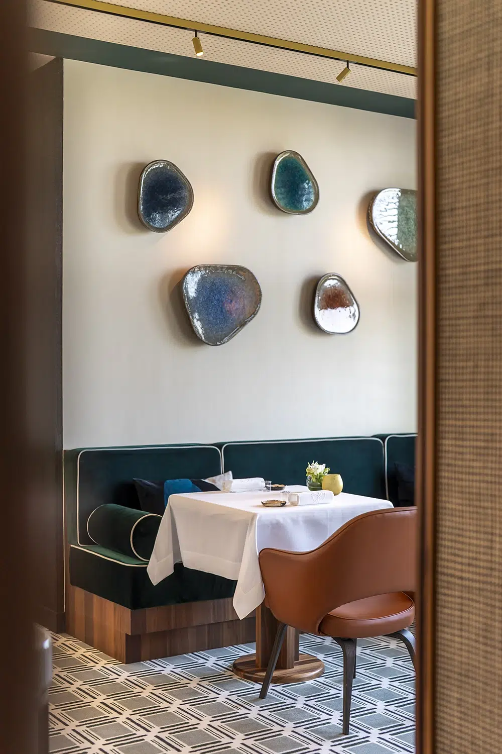 faubourg-21-restaurant-chaga-gastronomique-art-mural